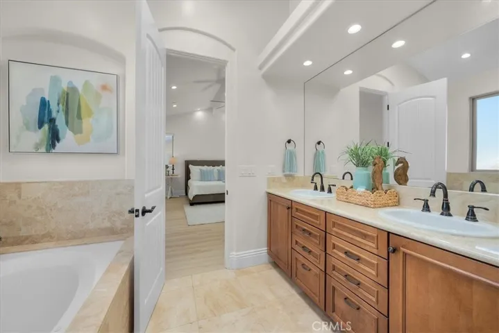 1907 Spreckels Lane B, Redondo Beach, California 90278
