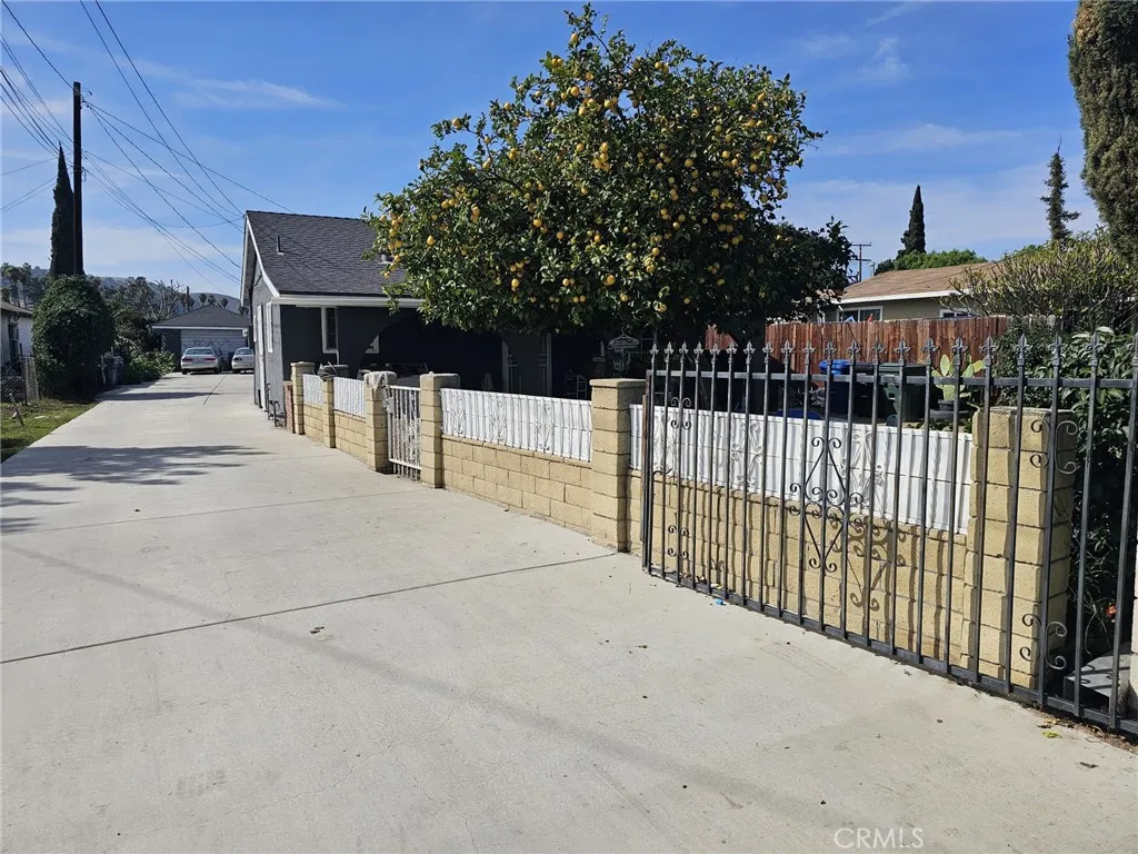 1423 S Hamilton Boulevard 1425, Pomona, California 91766, ,Residential Income,For Sale,Hamilton,DW25036608