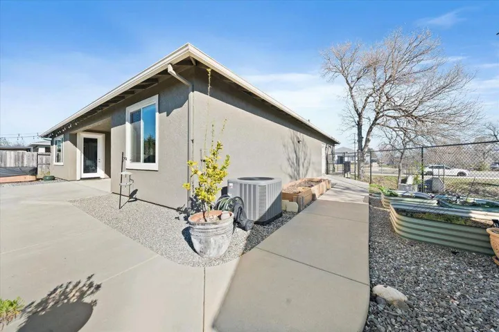 1156 Hancock Drive, Redding, California 96003