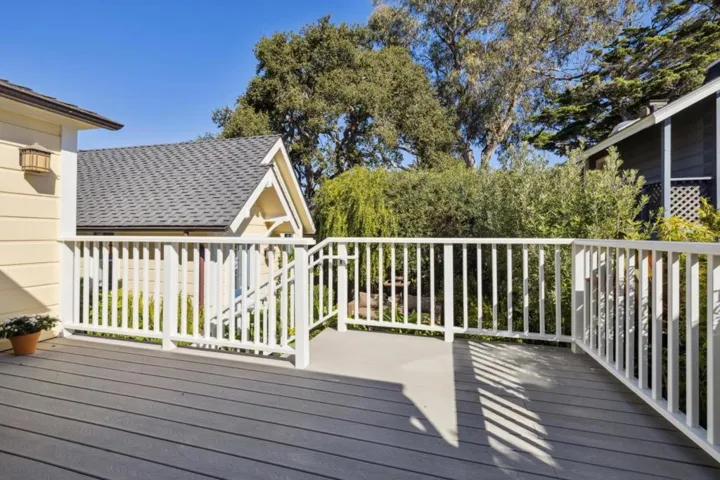 207 Wood Street, Pacific Grove, California 93950