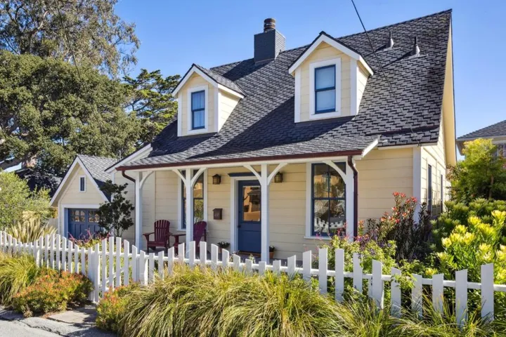 207 Wood Street, Pacific Grove, California 93950