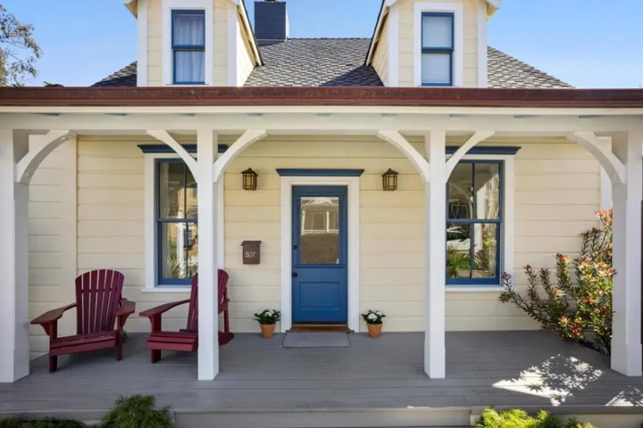207 Wood Street, Pacific Grove, California 93950
