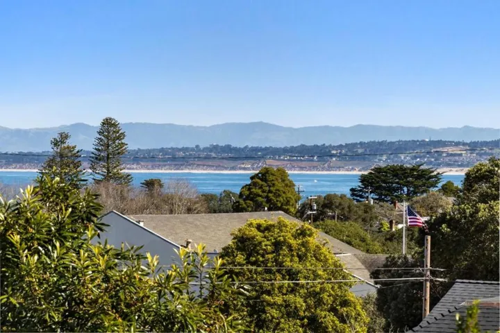 207 Wood Street, Pacific Grove, California 93950