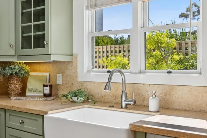 207 Wood Street, Pacific Grove, California 93950