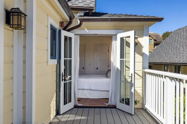 207 Wood Street, Pacific Grove, California 93950