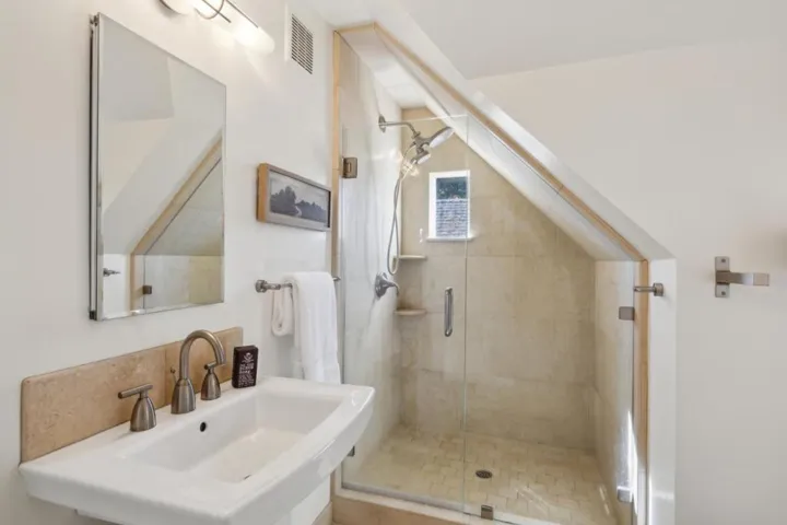 207 Wood Street, Pacific Grove, California 93950