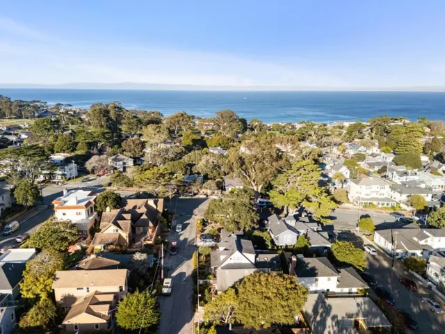 207 Wood Street, Pacific Grove, California 93950