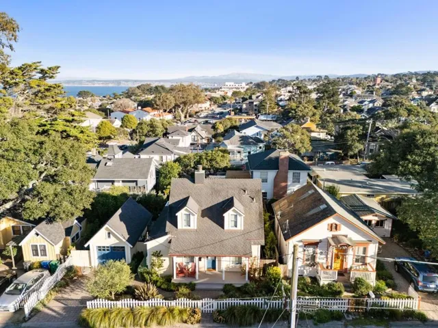 207 Wood Street, Pacific Grove, California 93950