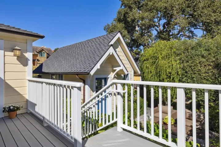 207 Wood Street, Pacific Grove, California 93950