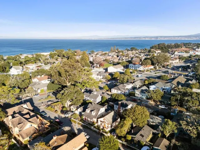 207 Wood Street, Pacific Grove, California 93950