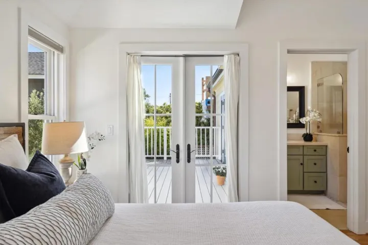 207 Wood Street, Pacific Grove, California 93950