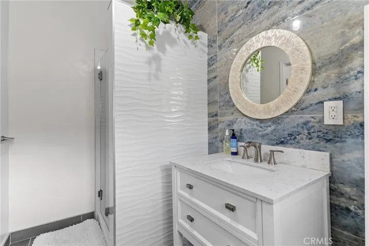 Fully Remodeled Bathroom