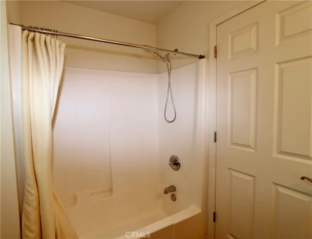 Bath 2 - shower in tub