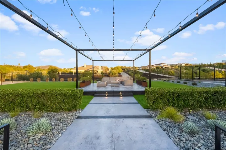 41779 Knoll Vista Lane, Temecula, California 92592