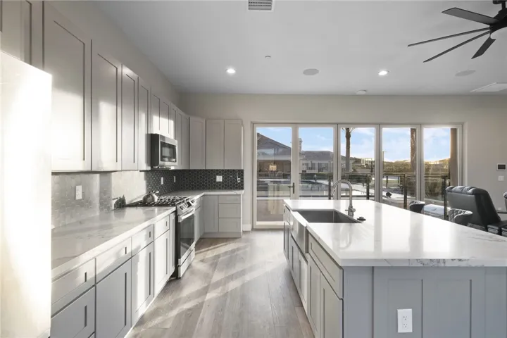 41779 Knoll Vista Lane, Temecula, California 92592