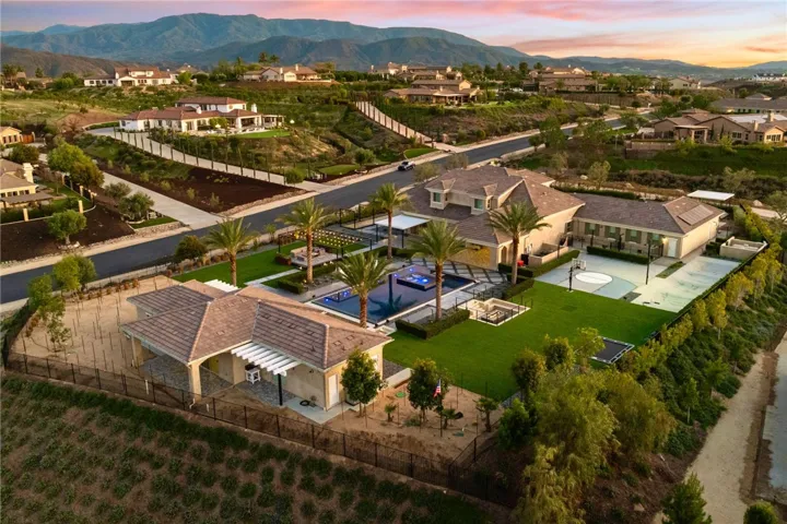 41779 Knoll Vista Lane, Temecula, California 92592