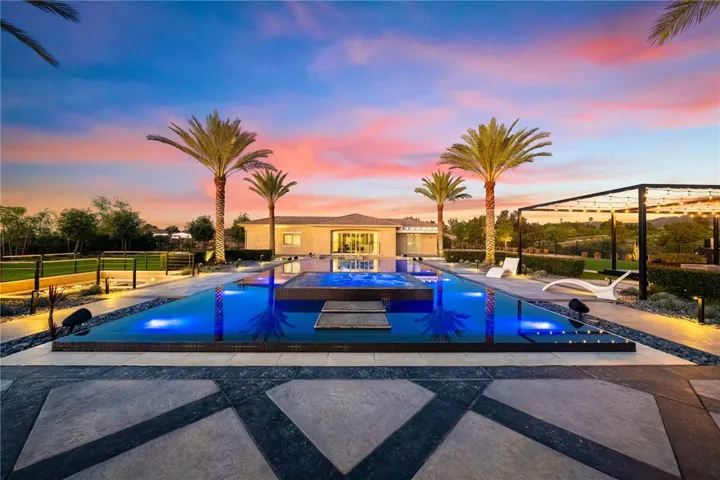 41779 Knoll Vista Lane, Temecula, California 92592
