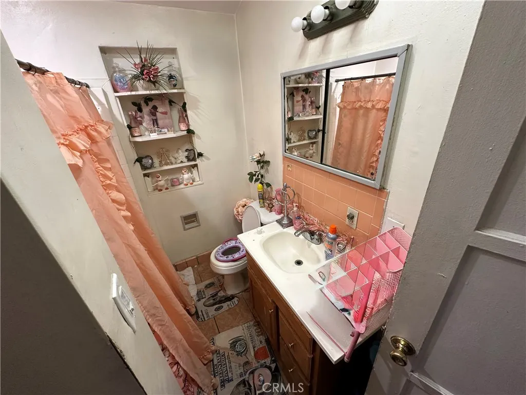 949 Dolores Drive, Altadena, California 91001 home-pic-7