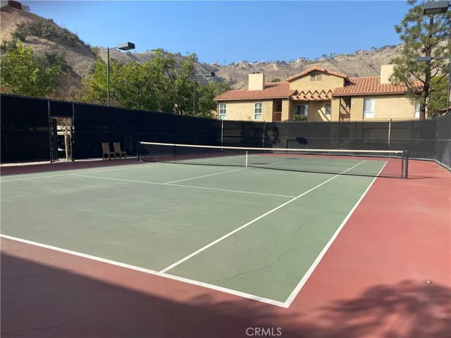 HOA TEnnis Court
