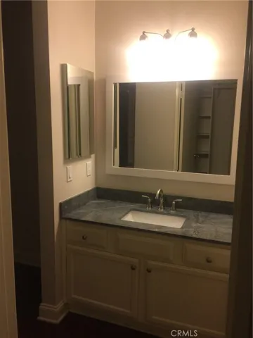 Master Vanity