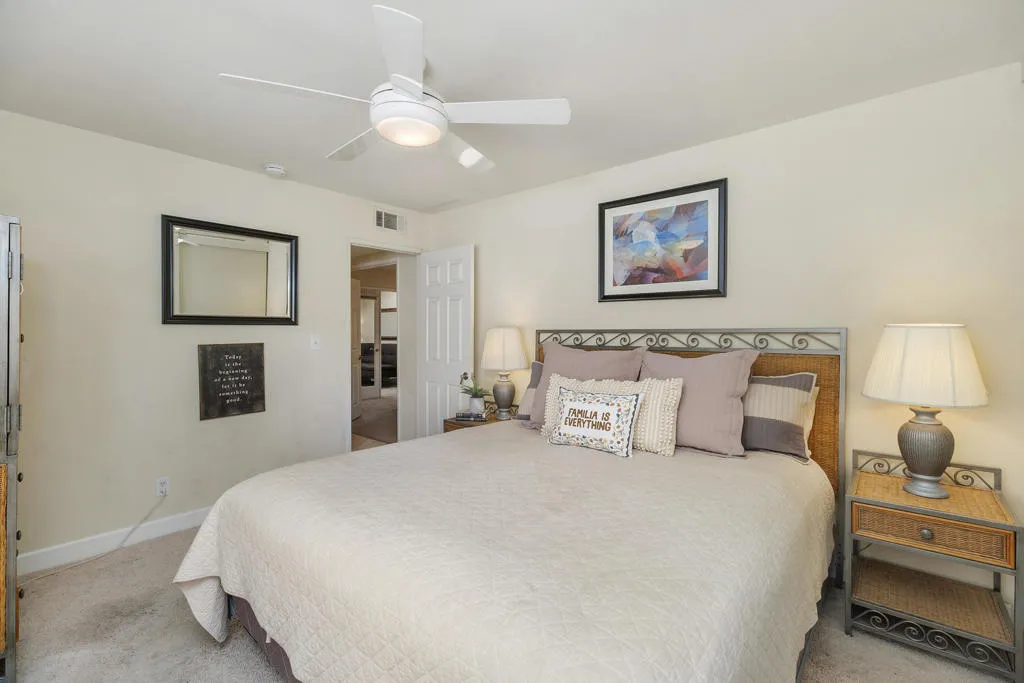 240 Santa Barbara Circle, Palm Desert, California 92260 home-pic-19