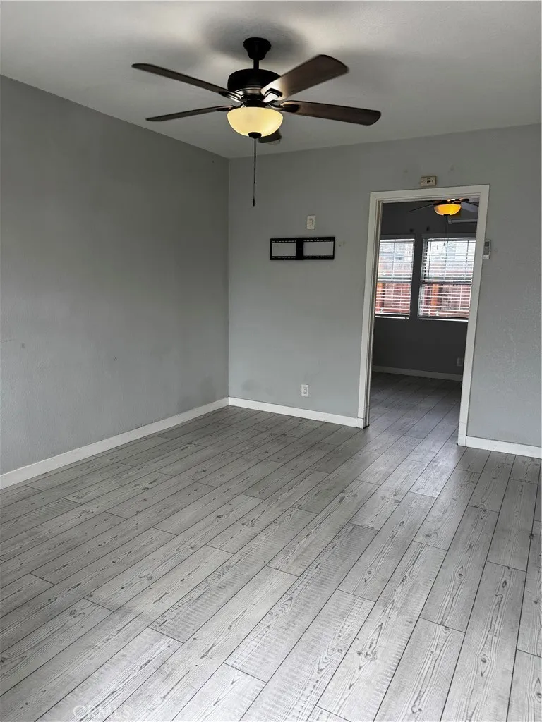 123 E Alondra Boulevard, Compton, California 90220 home-pic-4