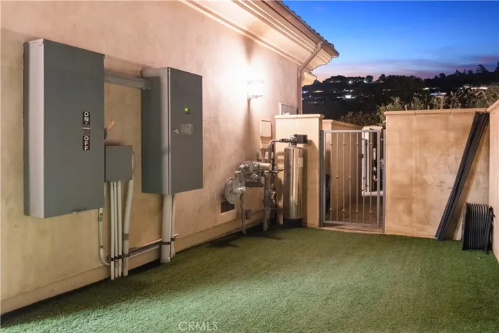 Dog run on south side of​​‌​​​​‌​​‌‌​​‌​​​‌‌​​​‌​​‌‌​​‌‌​​‌‌​​​​ home