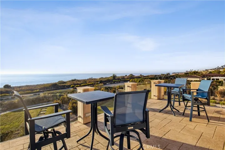 Pacific Ocean right in your backyard