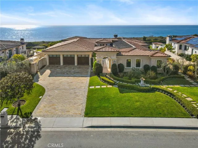 Gorgeous Front Yard