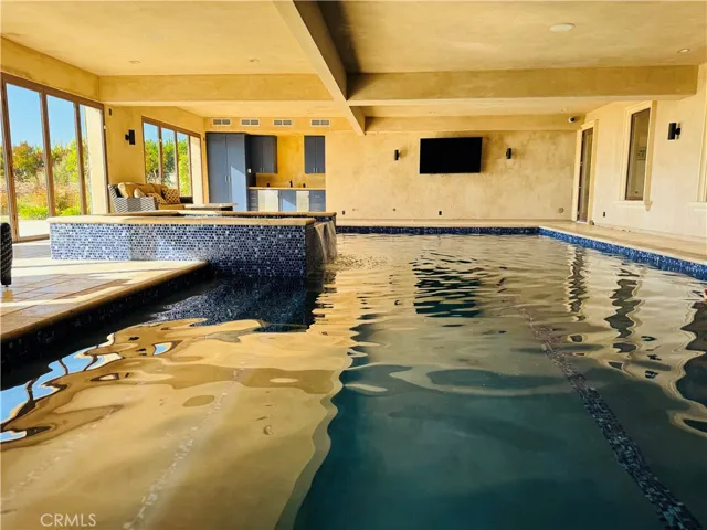 Brand new tile and quartz stone finish on pool and spa