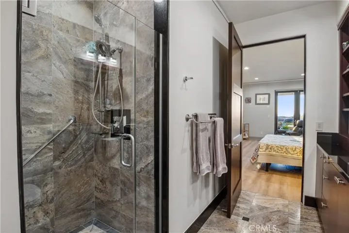 High quality finishes throughout