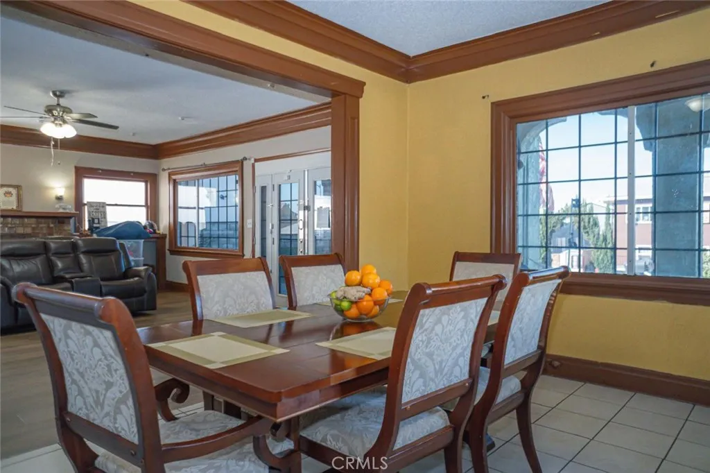 300 W 121st Street W, Los Angeles, California 90061 home-pic-28