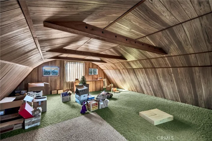 Upstairs room in garage