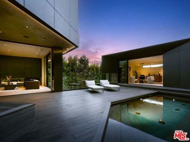 1626 Sunset Plaza Drive, Los Angeles, California 90069