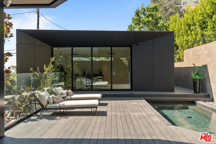 1626 Sunset Plaza Drive, Los Angeles, California 90069