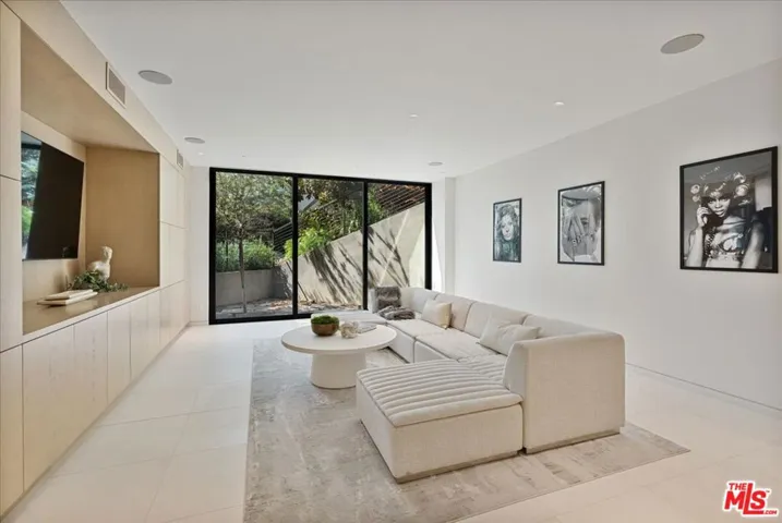 1626 Sunset Plaza Drive, Los Angeles, California 90069