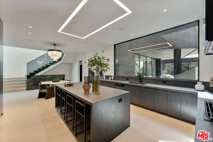1626 Sunset Plaza Drive, Los Angeles, California 90069