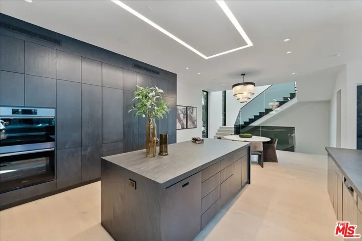 1626 Sunset Plaza Drive, Los Angeles, California 90069