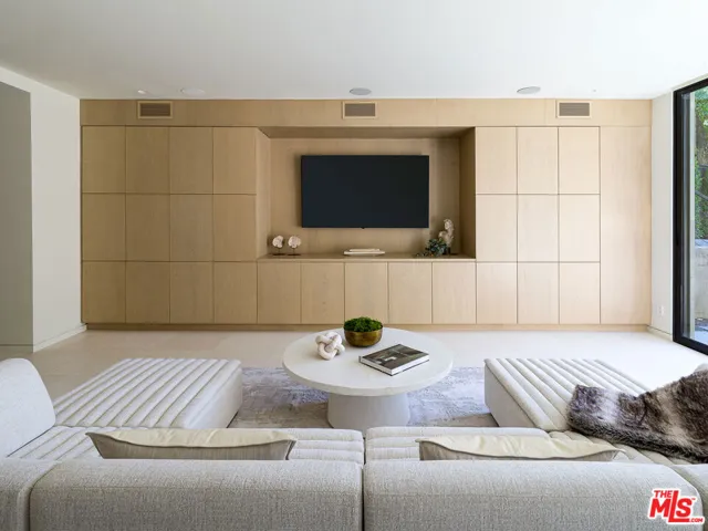 1626 Sunset Plaza Drive, Los Angeles, California 90069