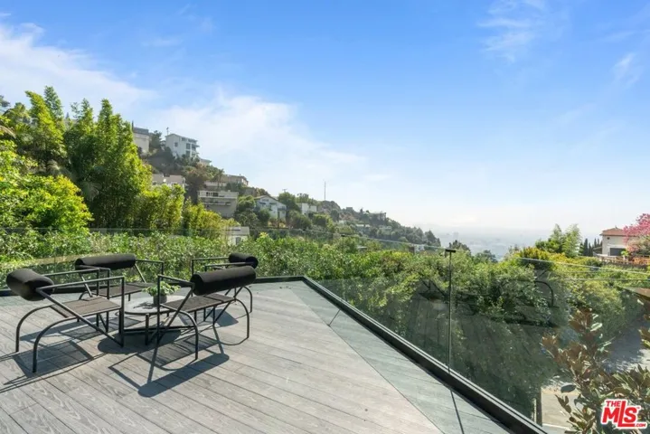 1626 Sunset Plaza Drive, Los Angeles, California 90069