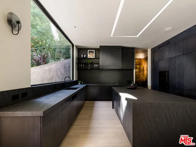 1626 Sunset Plaza Drive, Los Angeles, California 90069