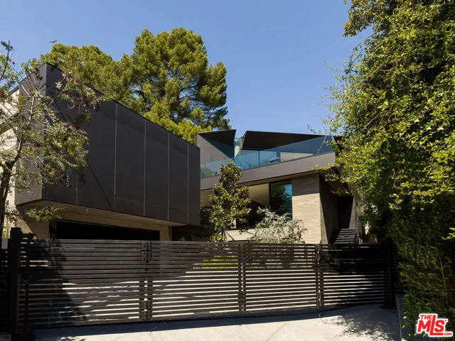1626 Sunset Plaza Drive, Los Angeles, California 90069