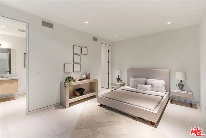 1626 Sunset Plaza Drive, Los Angeles, California 90069