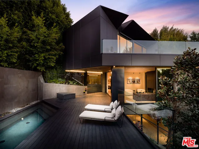 1626 Sunset Plaza Drive, Los Angeles, California 90069
