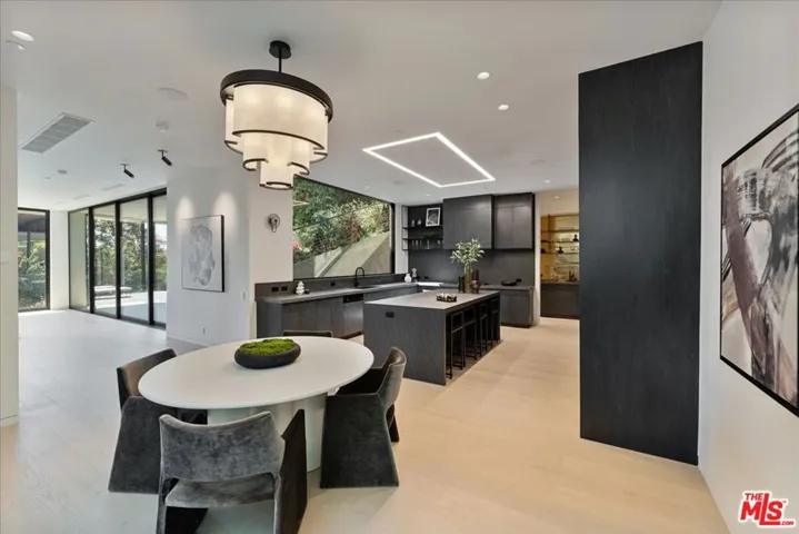 1626 Sunset Plaza Drive, Los Angeles, California 90069