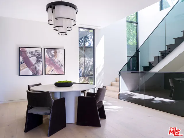 1626 Sunset Plaza Drive, Los Angeles, California 90069