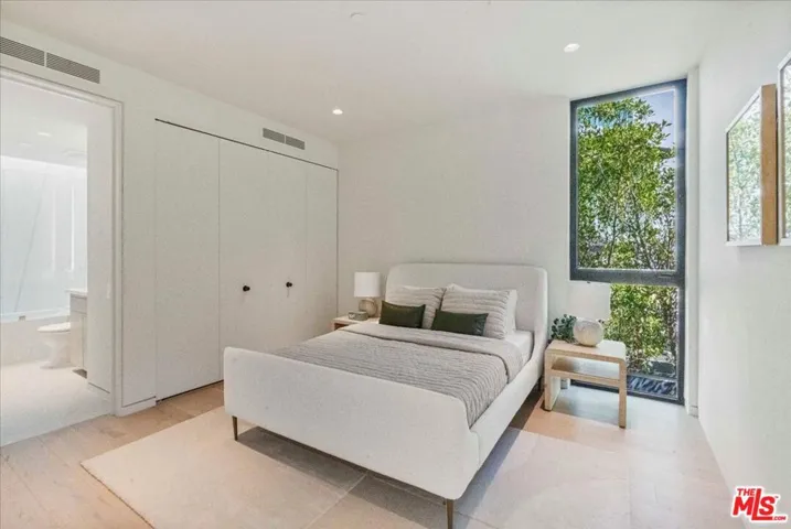 1626 Sunset Plaza Drive, Los Angeles, California 90069