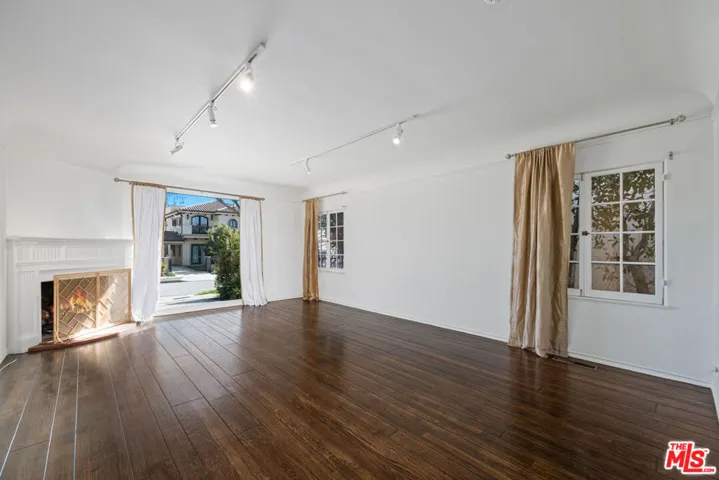 201 S Swall Drive, Beverly Hills, California 90211