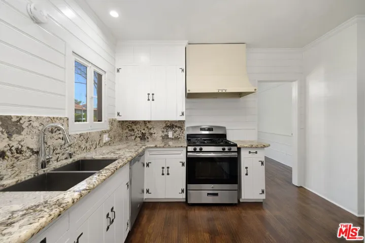 201 S Swall Drive, Beverly Hills, California 90211
