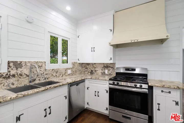 201 S Swall Drive, Beverly Hills, California 90211